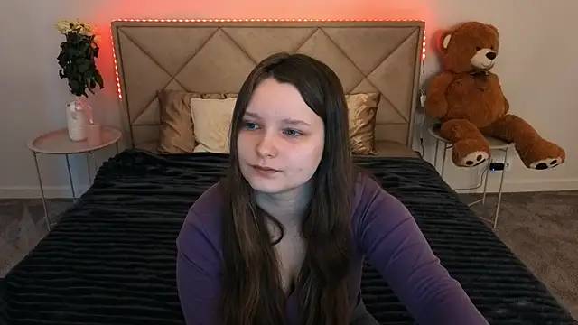 Snapshot of MagicPeachh_ chatting on March 2026 07:13:02 AM MagicPeachh online show from March 2026 07:13:02 AM