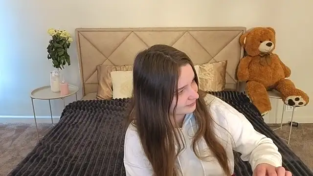 Snapshot of MagicPeachh_ chatting on March 2026 06:52:02 AM MagicPeachh online show from March 2026 06:52:02 AM