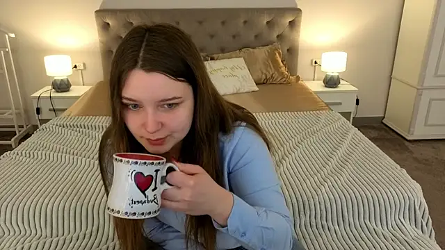 Snapshot of MagicPeachh_ chatting on April 2026 06:14:01 AM MagicPeachh online show from April 2026 06:14:01 AM