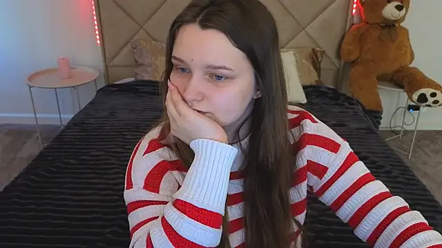 Snapshot of MagicPeachh_ chatting on April 2026 05:35:02 AM MagicPeachh online show from April 2026 05:35:02 AM