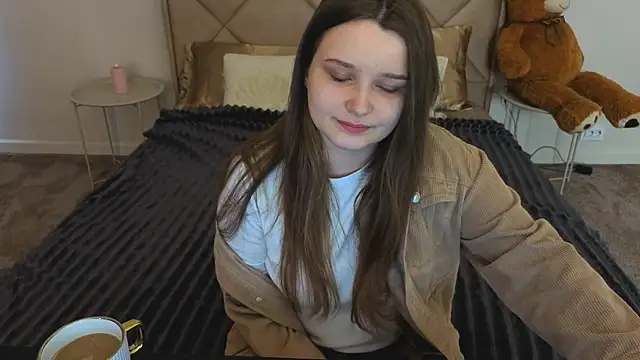 Snapshot of MagicPeachh_ chatting on April 2026 05:33:02 AM MagicPeachh online show from April 2026 05:33:02 AM
