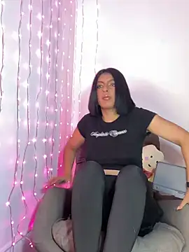 Snapshot of im_anna_ chatting on February 2025 09:33:01 PM im anna online show from February 2025 09:33:01 PM