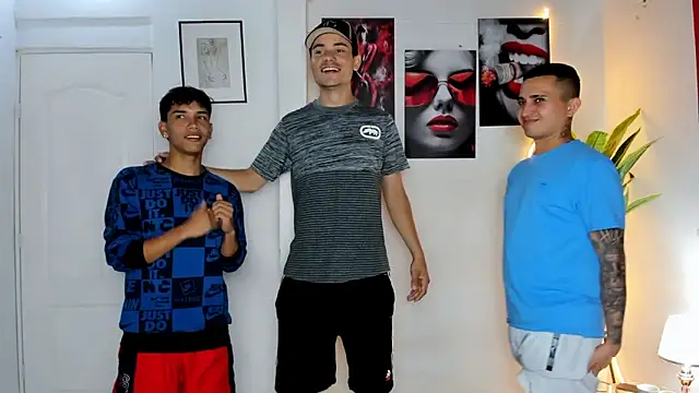 Snapshot of oversizedxguys chatting on April 2026 02:29:02 AM oversizedxguys online show from April 2026 02:29:02 AM