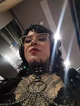 taaylor33 online show from May 2026 12:18:01 AM