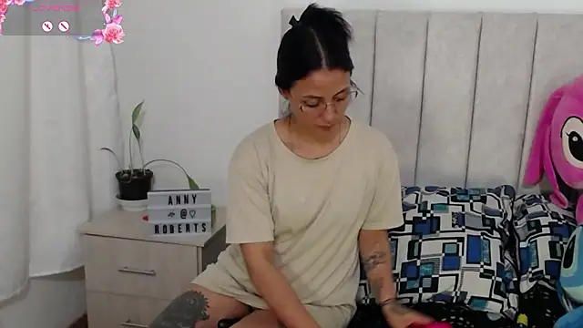 anny roberts online show from October 2025 11:11:01 AM