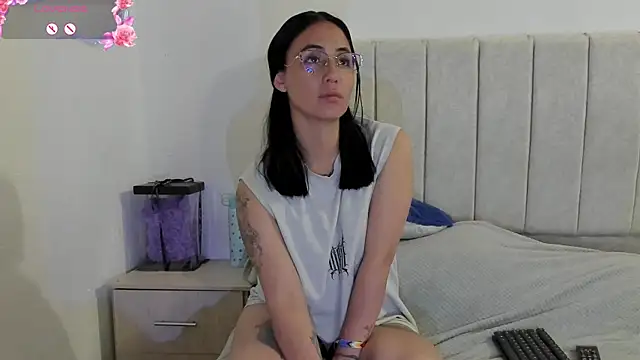 anny roberts online show from July 2026 09:41:01 PM