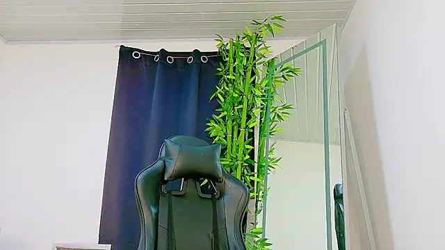 scarlet-jonesx online show from December 2025 11:34:02 PM