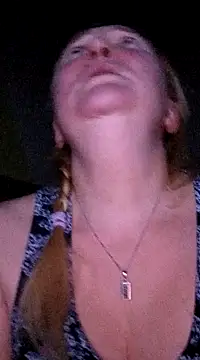 Snapshot of blondyaguar chatting on December 2024 04:44:02 PM blondyaguar online show from December 2024 04:44:02 PM