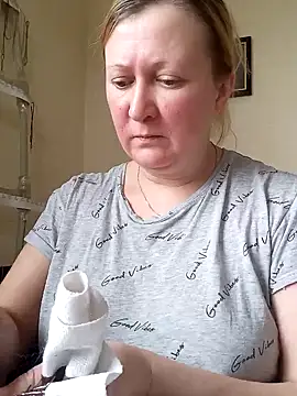 Snapshot of blondyaguar chatting on February 2025 07:59:02 AM blondyaguar online show from February 2025 07:59:02 AM