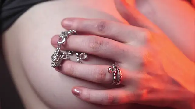 ginger hugs online show from February 2025 01:21:01 AM