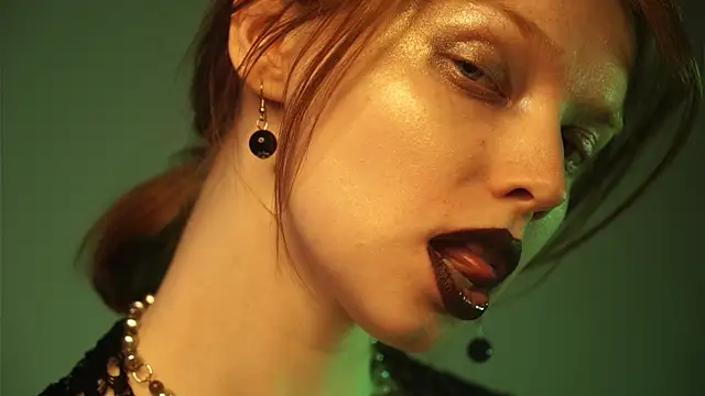 ginger hugs online show from February 2025 01:11:01 AM