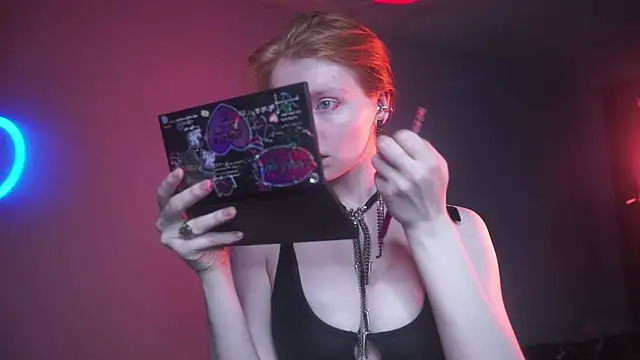 ginger hugs online show from September 2025 10:11:01 PM