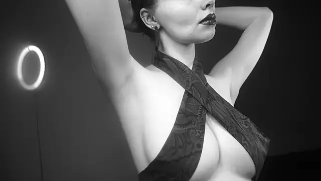 ginger hugs online show from October 2025 10:19:01 PM