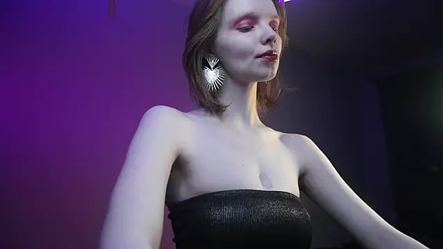 ginger hugs online show from November 2025 10:09:01 PM