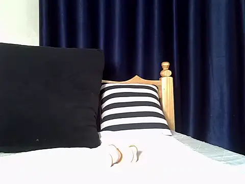 curvy natallie online show from September 2025 11:04:01 AM