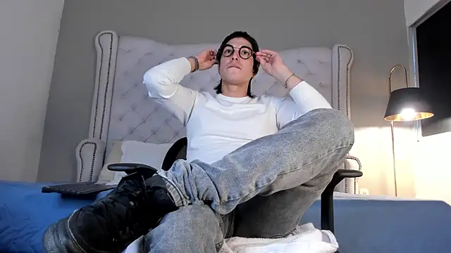 Karimferrer online show from November 2025 07:36:02 PM