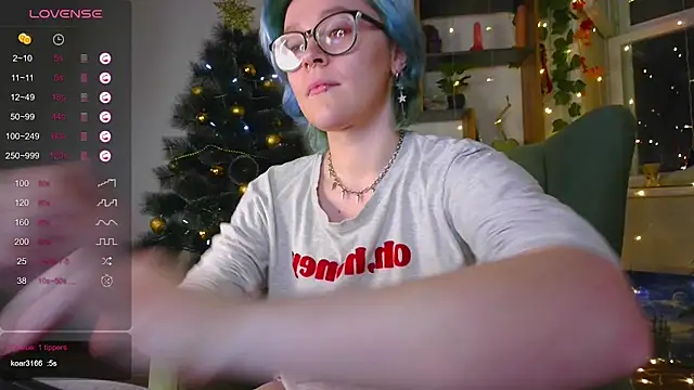 alisahug online show from December 2024 07:03:02 PM