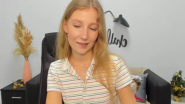 LolaWilsons online show from December 2024 01:19:02 PM