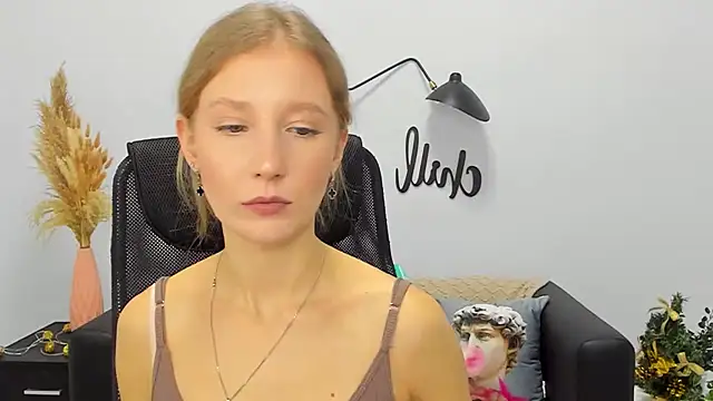 LolaWilsons online show from January 2025 10:31:01 AM