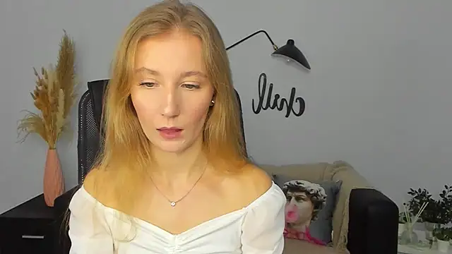 LolaWilsons online show from January 2025 10:25:02 AM