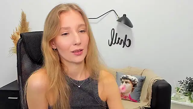 LolaWilsons online show from January 2025 09:25:02 AM