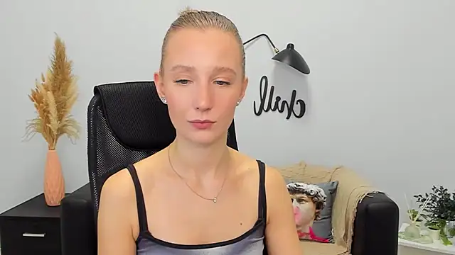 LolaWilsons online show from January 2025 09:27:01 AM