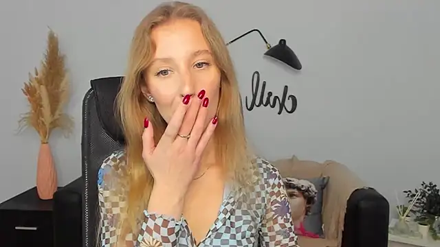 LolaWilsons online show from February 2025 09:25:02 AM