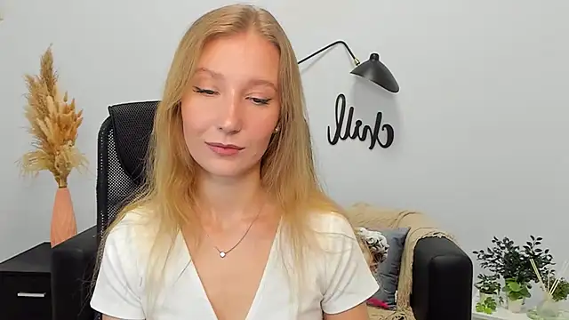 LolaWilsons online show from February 2025 09:17:02 AM