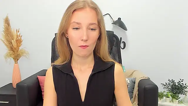 LolaWilsons online show from February 2025 06:15:02 AM