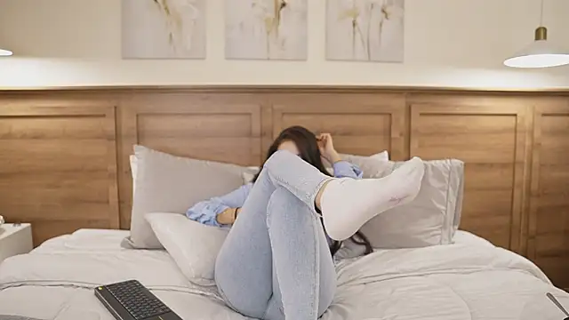 Amber Rush  online show from March 2026 10:38:01 PM