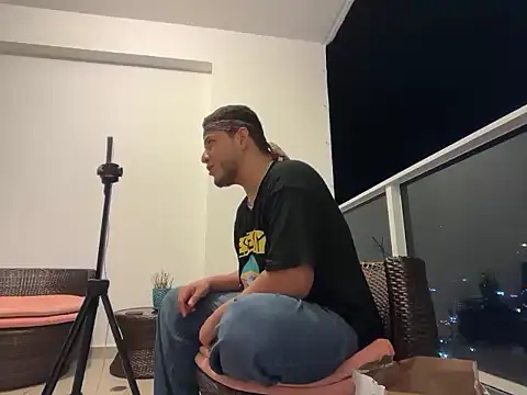 Malandralle online show from February 2026 06:18:02 AM