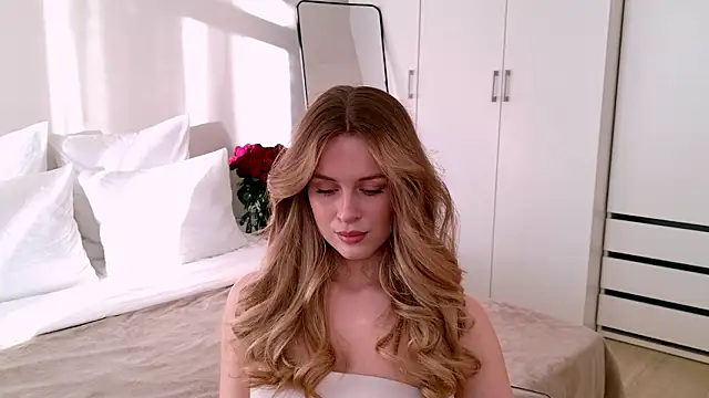 RozzitaBedberry online show from February 2026 11:59:01 AM