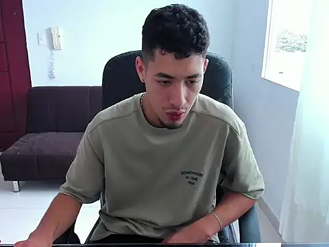 Chandler ken online show from October 2025 04:37:01 PM