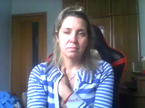 Snapshot of IrinaB1 chatting on January 2025 09:16:01 AM IrinaB1 online show from January 2025 09:16:01 AM