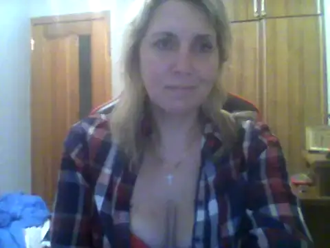 Snapshot of IrinaB1 chatting on January 2025 04:42:01 PM IrinaB1 online show from January 2025 04:42:01 PM