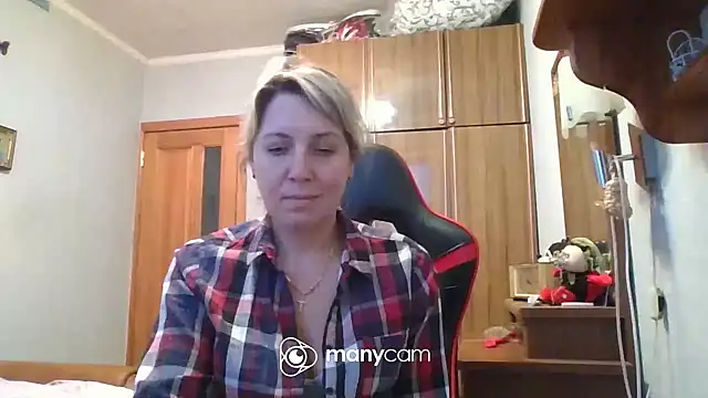 Snapshot of IrinaB1 chatting on January 2025 01:58:01 PM IrinaB1 online show from January 2025 01:58:01 PM
