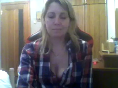 Snapshot of IrinaB1 chatting on February 2025 02:43:01 PM IrinaB1 online show from February 2025 02:43:01 PM