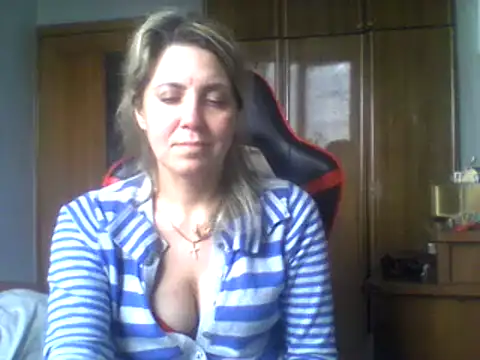 Snapshot of IrinaB1 chatting on February 2025 01:00:02 PM IrinaB1 online show from February 2025 01:00:02 PM