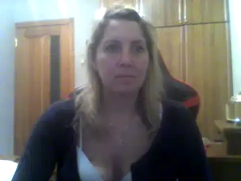 Snapshot of IrinaB1 chatting on February 2025 03:23:02 PM IrinaB1 online show from February 2025 03:23:02 PM