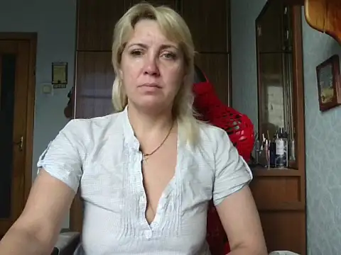 Snapshot of IrinaB1 chatting on June 2026 06:32:02 AM IrinaB1 online show from June 2026 06:32:02 AM