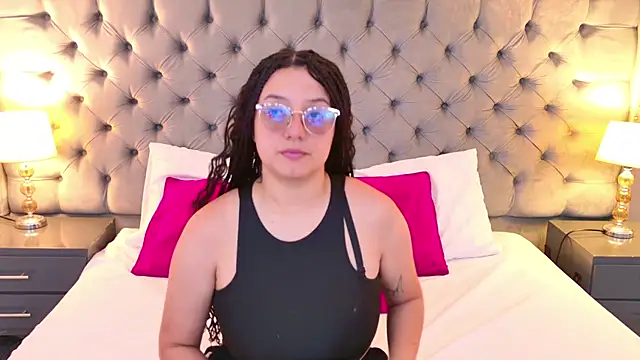 Snapshot of SamantaG chatting on January 2026 02:08:02 PM SamantaG online show from January 2026 02:08:02 PM