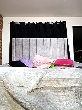 valenthottie online show from November 2025 11:07:02 PM