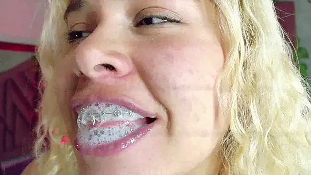 Haelycute online show from February 2026 12:39:02 PM