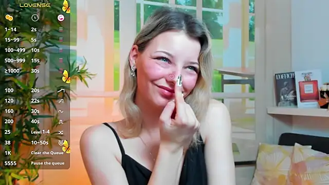 pretty little thing online show from January 2025 03:04:02 PM