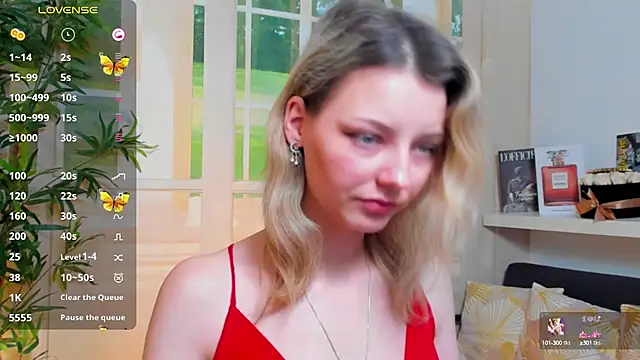 pretty little thing online show from January 2025 07:32:02 PM