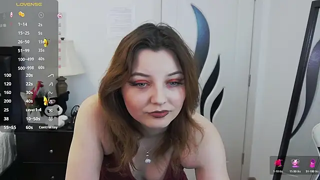 pretty little thing online show from April 2026 04:19:02 PM