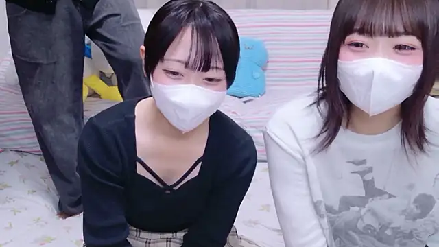 Snapshot of Mia--meow chatting on November 2025 11:56:02 AM Mia--meow online show from November 2025 11:56:02 AM