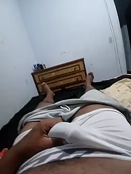 Snapshot of morenogts69 chatting on February 2025 04:09:02 AM morenogts69 online show from February 2025 04:09:02 AM