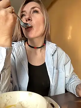 Snapshot of Crazy-Rosa chatting on February 2025 05:10:02 AM Crazy-Rosa online show from February 2025 05:10:02 AM