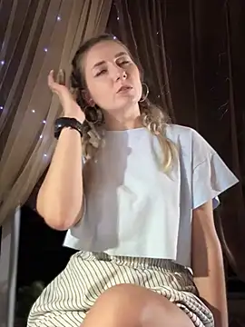 Crazy-Rosa online show from May 2026 04:36:02 PM